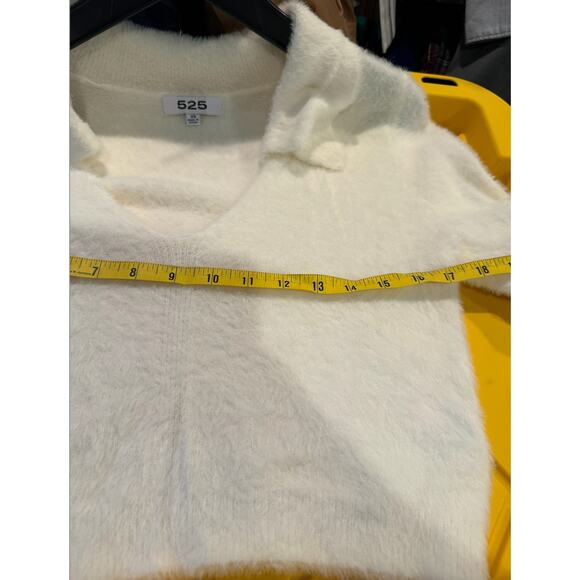 525 Eyelash Soft White Fuzzy Cropped Sweater Holiday Winter Knit Designer - Picture 15 of 16